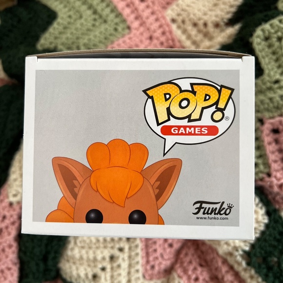 Pokemon Vulpix Funko Pop #580 - Picture 5 of 6